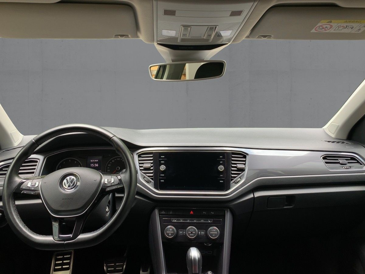 Volkswagen T-Roc 1.5 TSI DSG R-LINE - Samsaru's Car Outlet