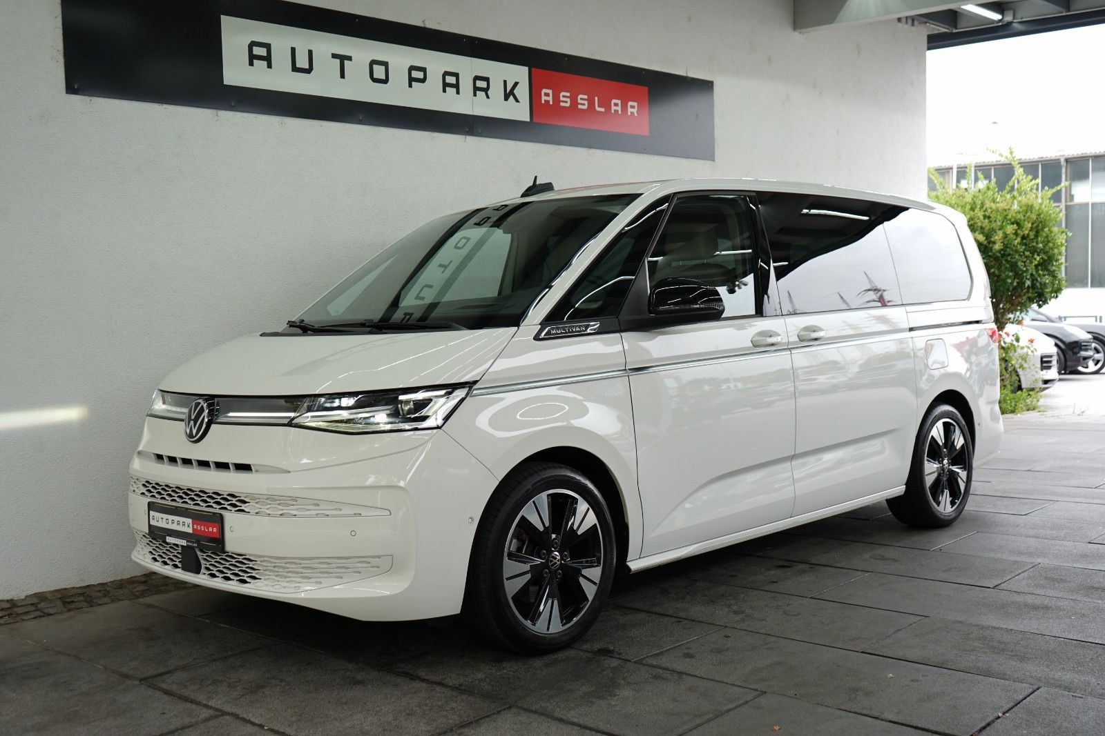 Volkswagen T7 Multivan Lang 2.0 TSI Style/Leder/Mega-Spec!
