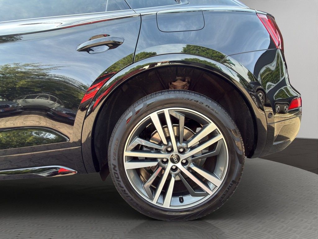 Audi Q5 S-Line 55TFSIe Quattro S-Tr. Pano AHK Leder