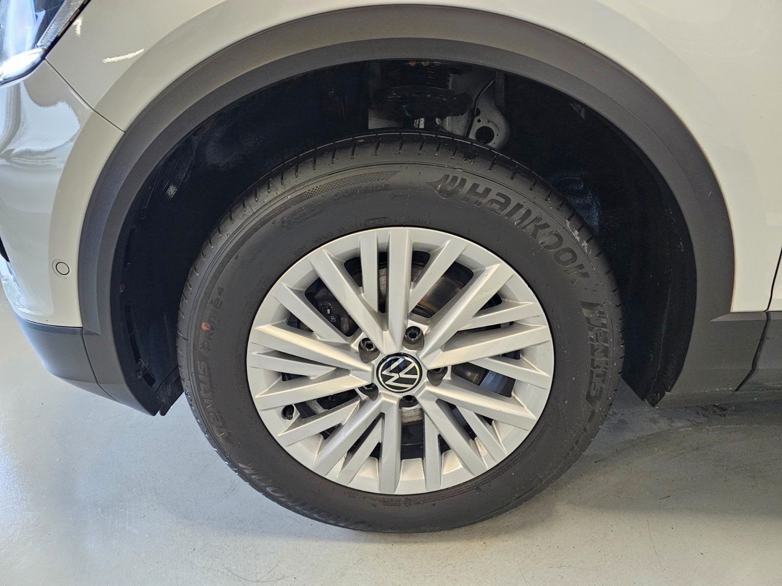 Volkswagen T-Roc 1.5 TSI Life - Samsaru's Car Outlet
