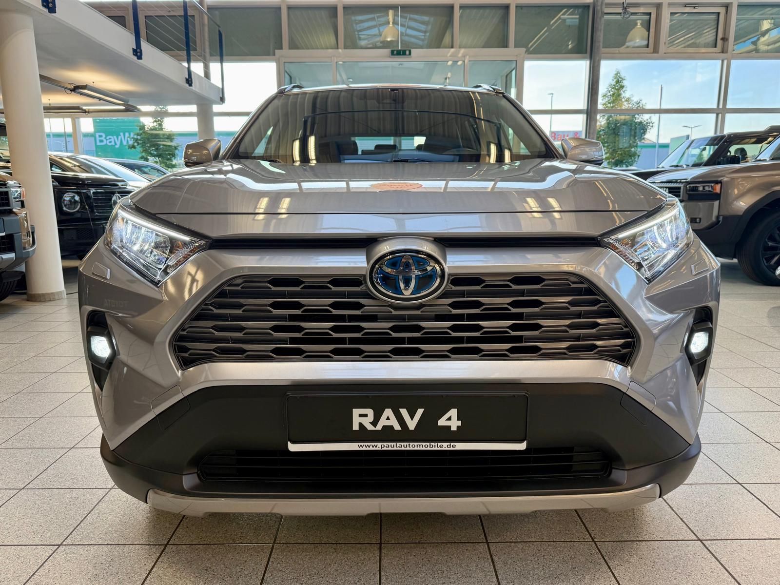 Toyota RAV 4 HYBRID 4x4 - Samsaru's Car Outlet