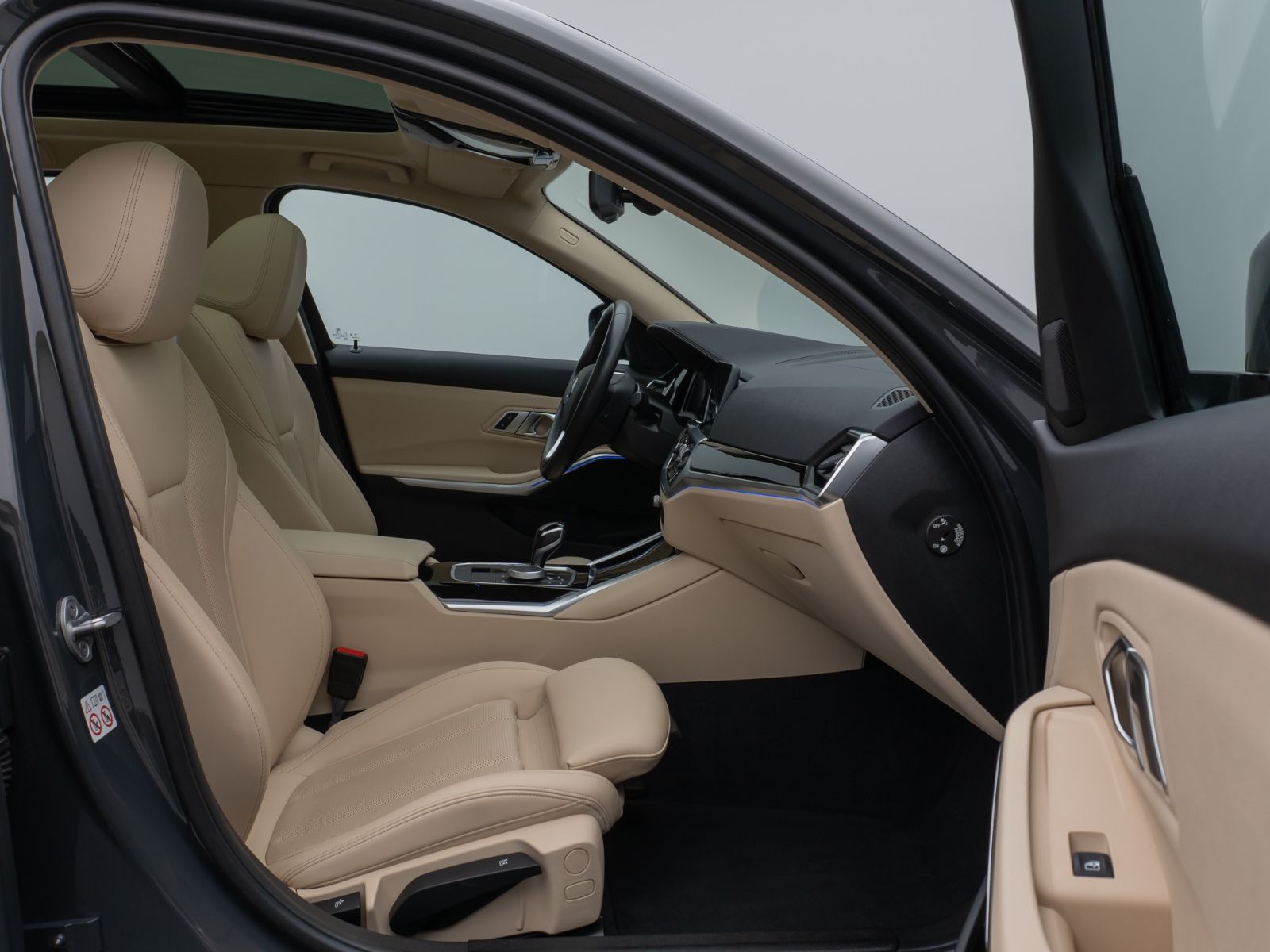 BMW 320d xD Luxury Line - Samsaru's Car Outlet