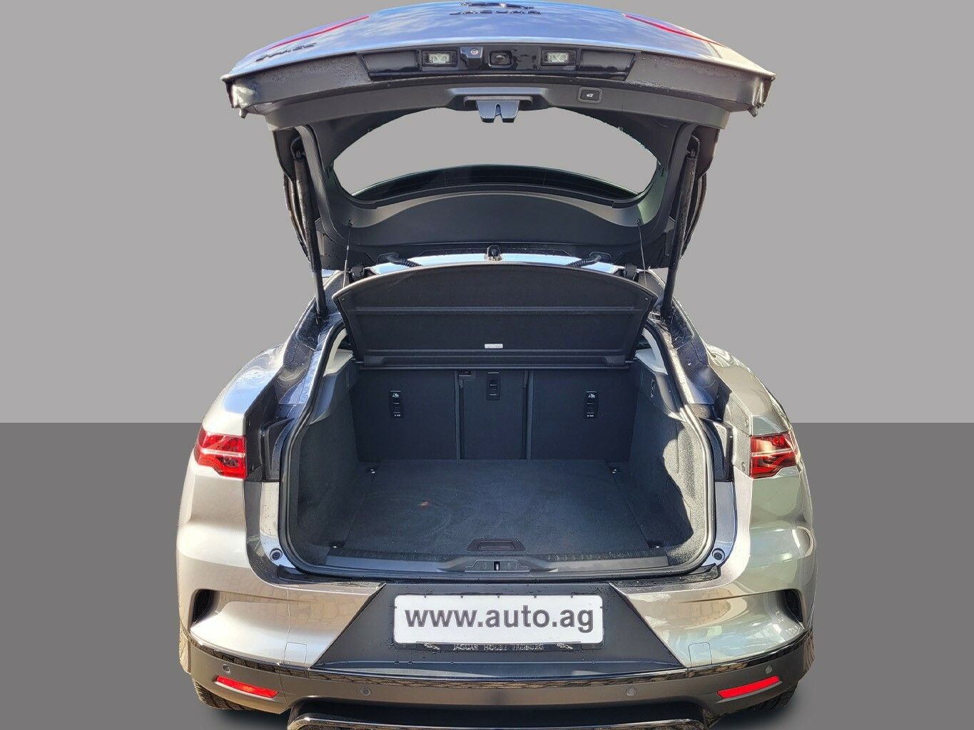 Jaguar I-Pace EV320 SE BLACK STHEIZ AHK