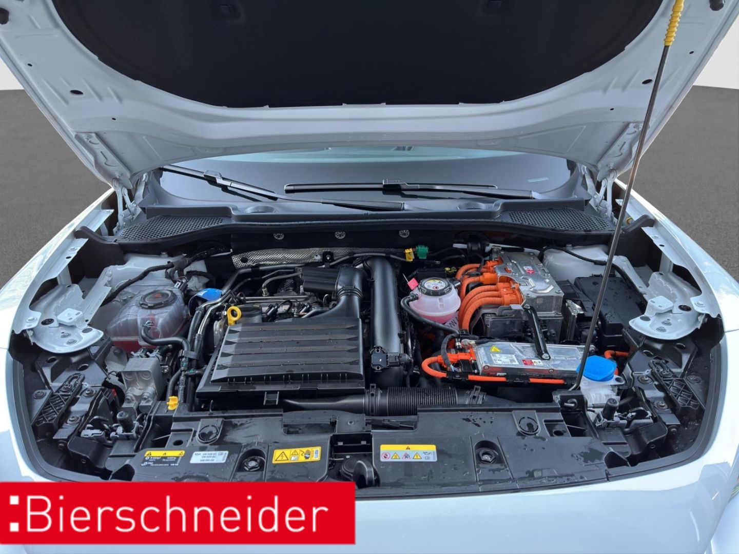 Cupra Formentor 1.4 e-Hybrid DSG VZ AHK RAER VIEW LED
