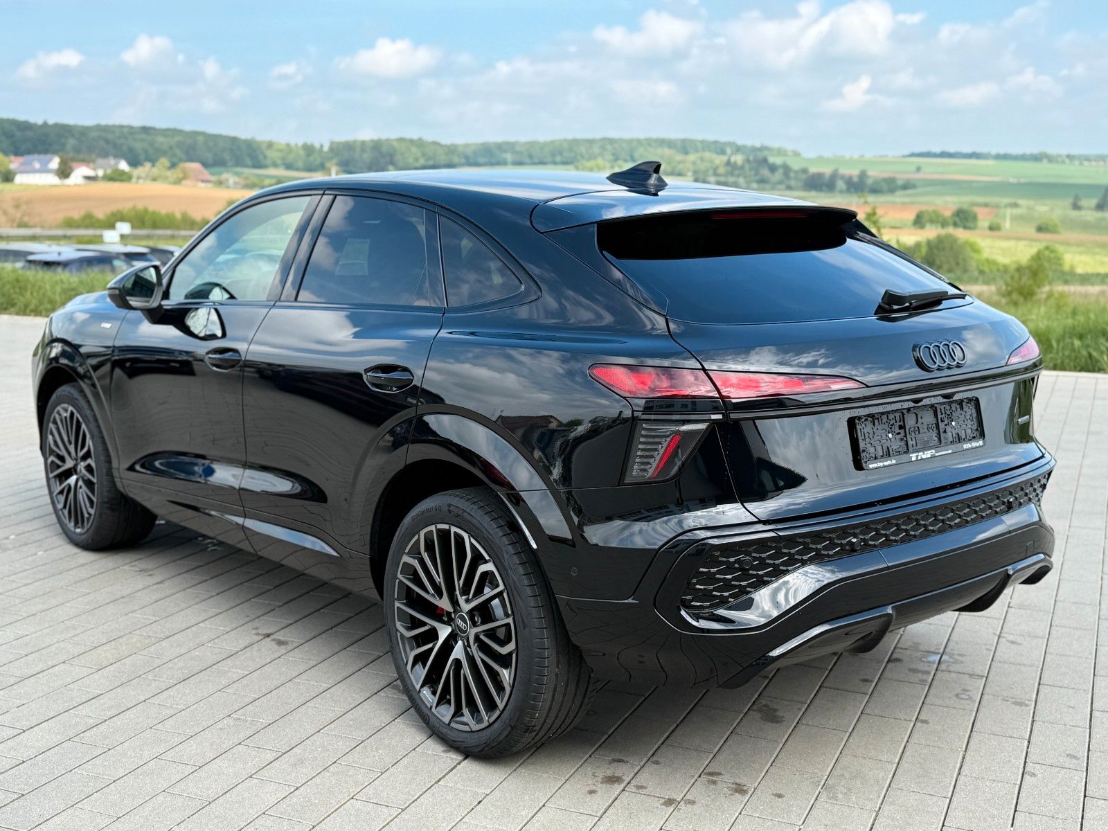 Audi Q3 Sportback S-LINE quattro+AHK+PANO+SONOS