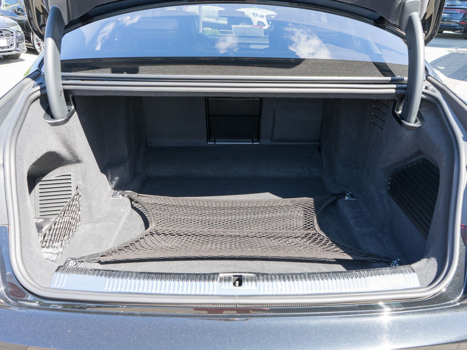 Audi A8 L 55TFSI - Samsaru's Car Outlet