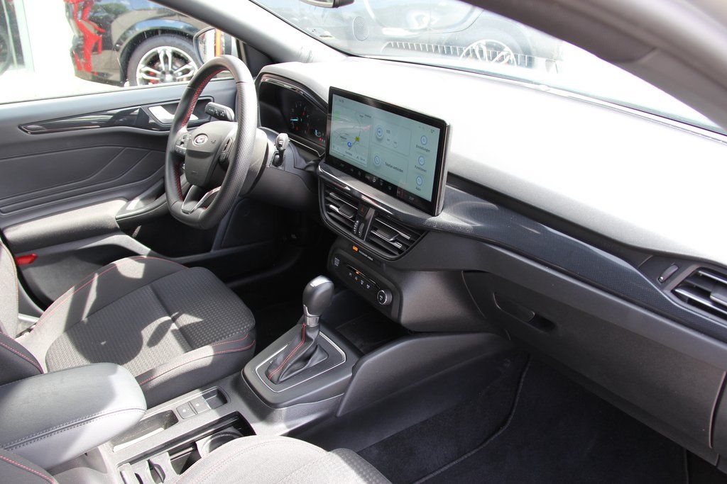 Ford Focus Turnier 155PS ST-LINE LED AdapTempomat CAM