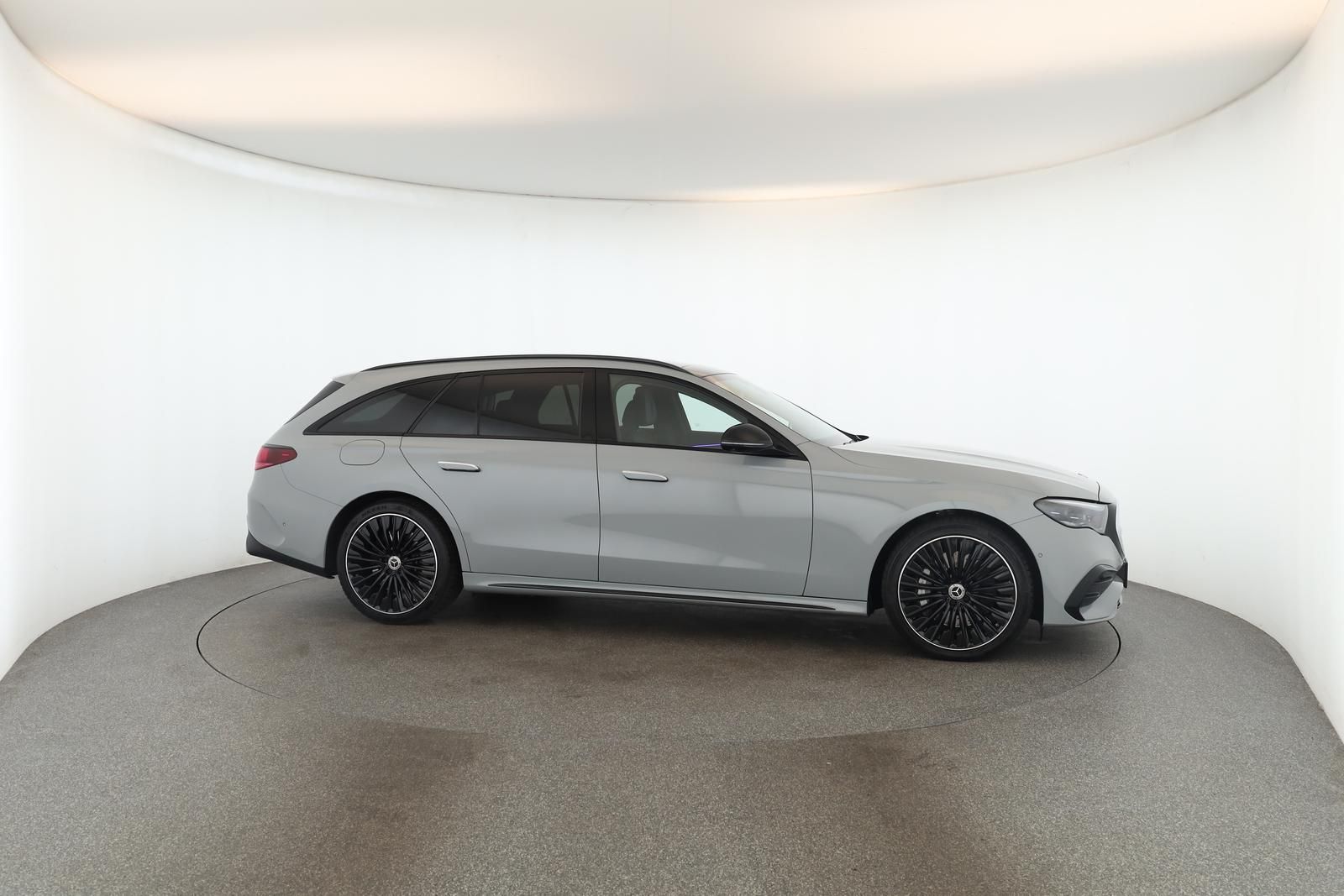Mercedes-Benz E 450 d T 4M AMG Premium+ DIGITAL Pano STHZ AHK