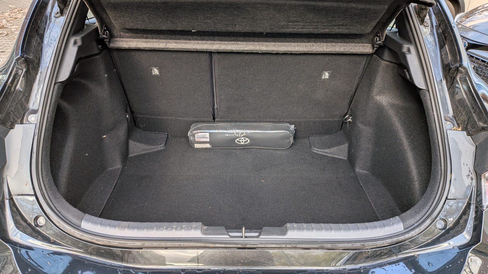 Toyota Corolla 1.8l Hybrid  Business Edition *Einparkse