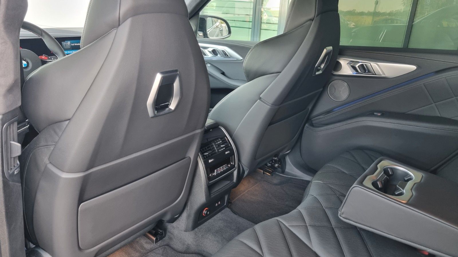 BMW XM 4.4i V8 LNP 190€ 8 Fach Bereift