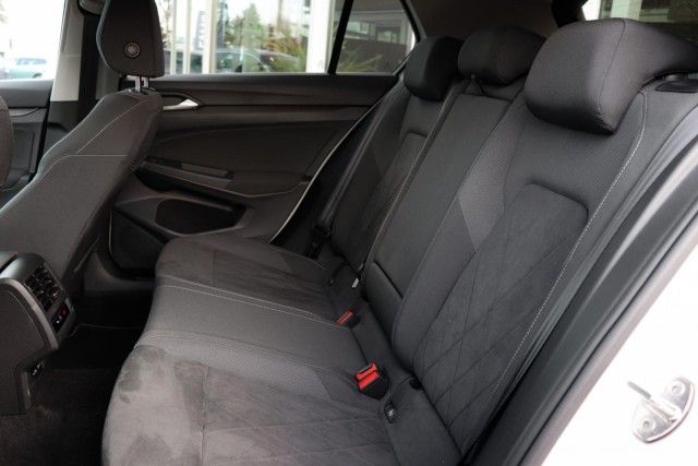 Volkswagen Golf VIII 1.5 TSI Style - Samsaru's Car Outlet