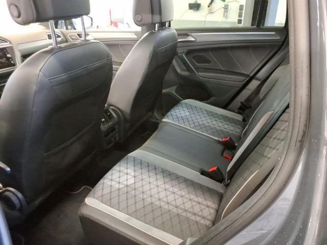 Volkswagen Tiguan 2.0 TDI R-Line 4M "Black Style" AHK*Pano