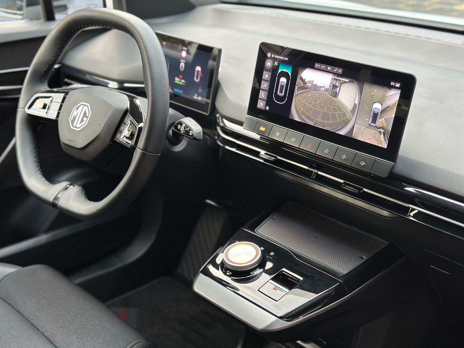 MG4 Luxury Elektro LED Navi Cam Shzg Lkr.Hzg ACC
