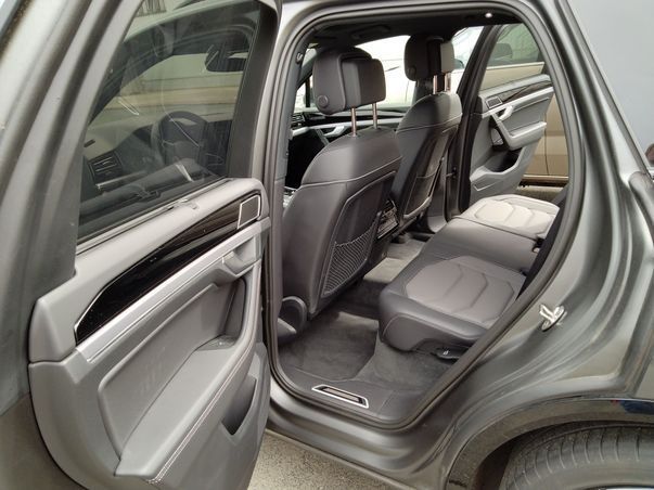 Volkswagen Touareg R-LINE BLACK STYLE 3.0TDI - Samsaru's Car Outlet