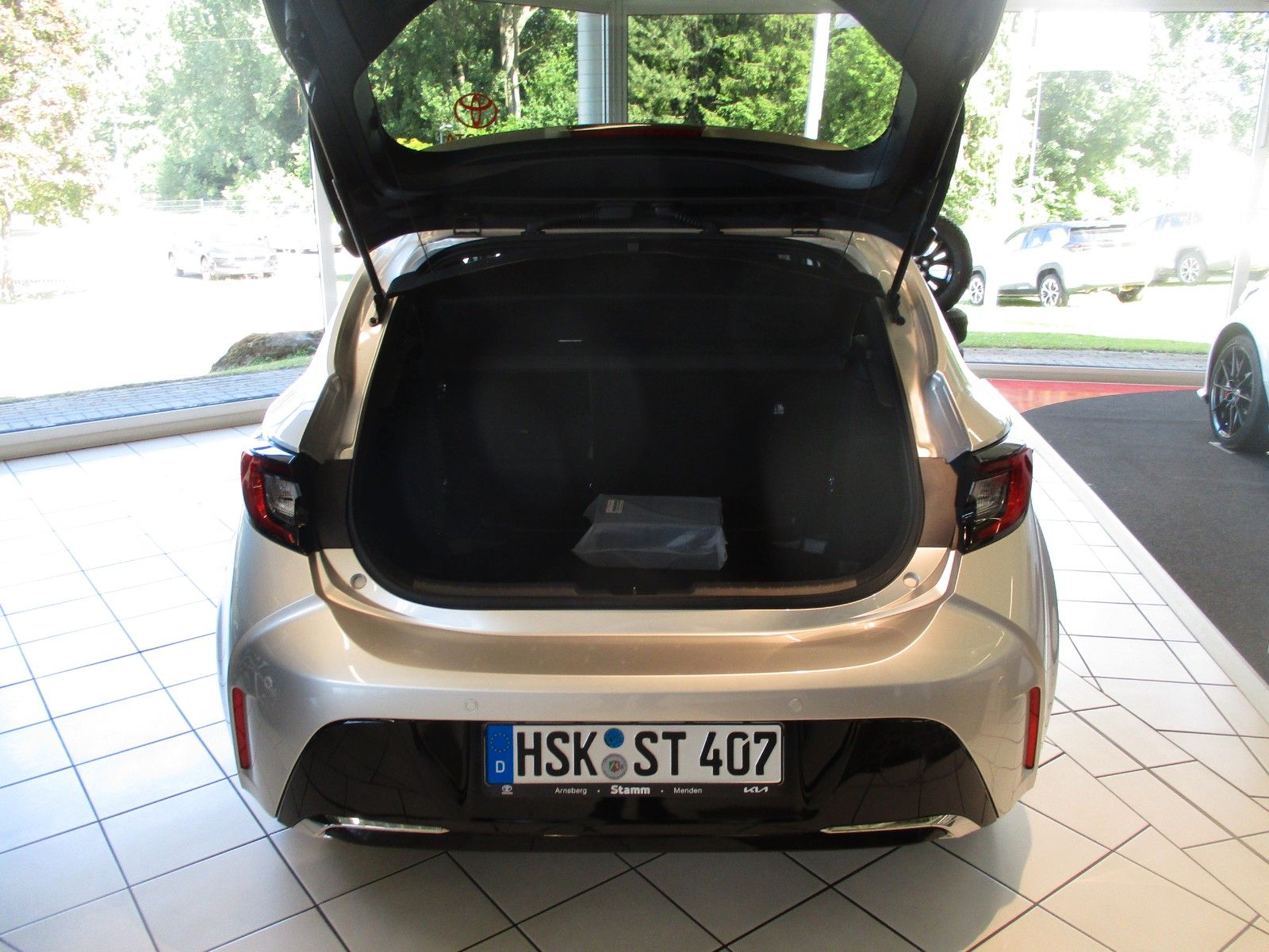 Toyota Corolla Hybrid Team - Samsaru's Car Outlet