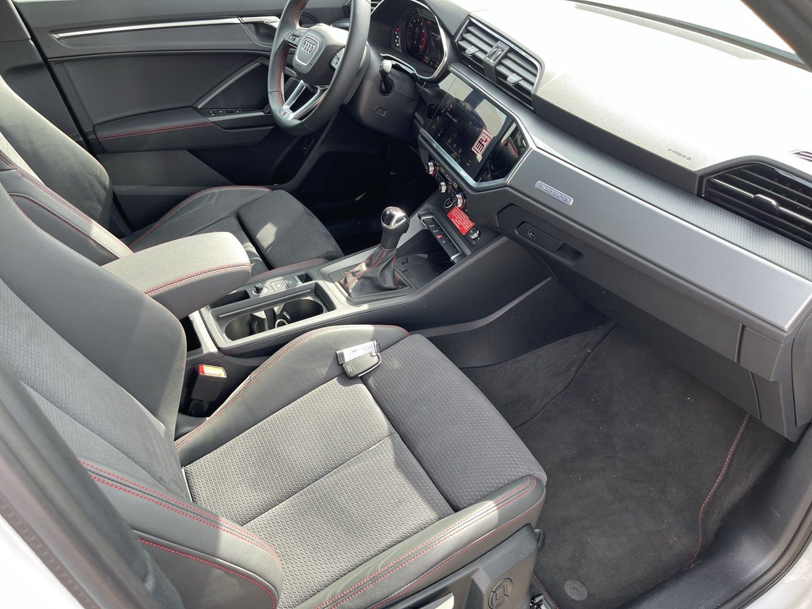 Audi Q3 40 TFSI S-line quattro S-tronic - Samsaru's Car Outlet