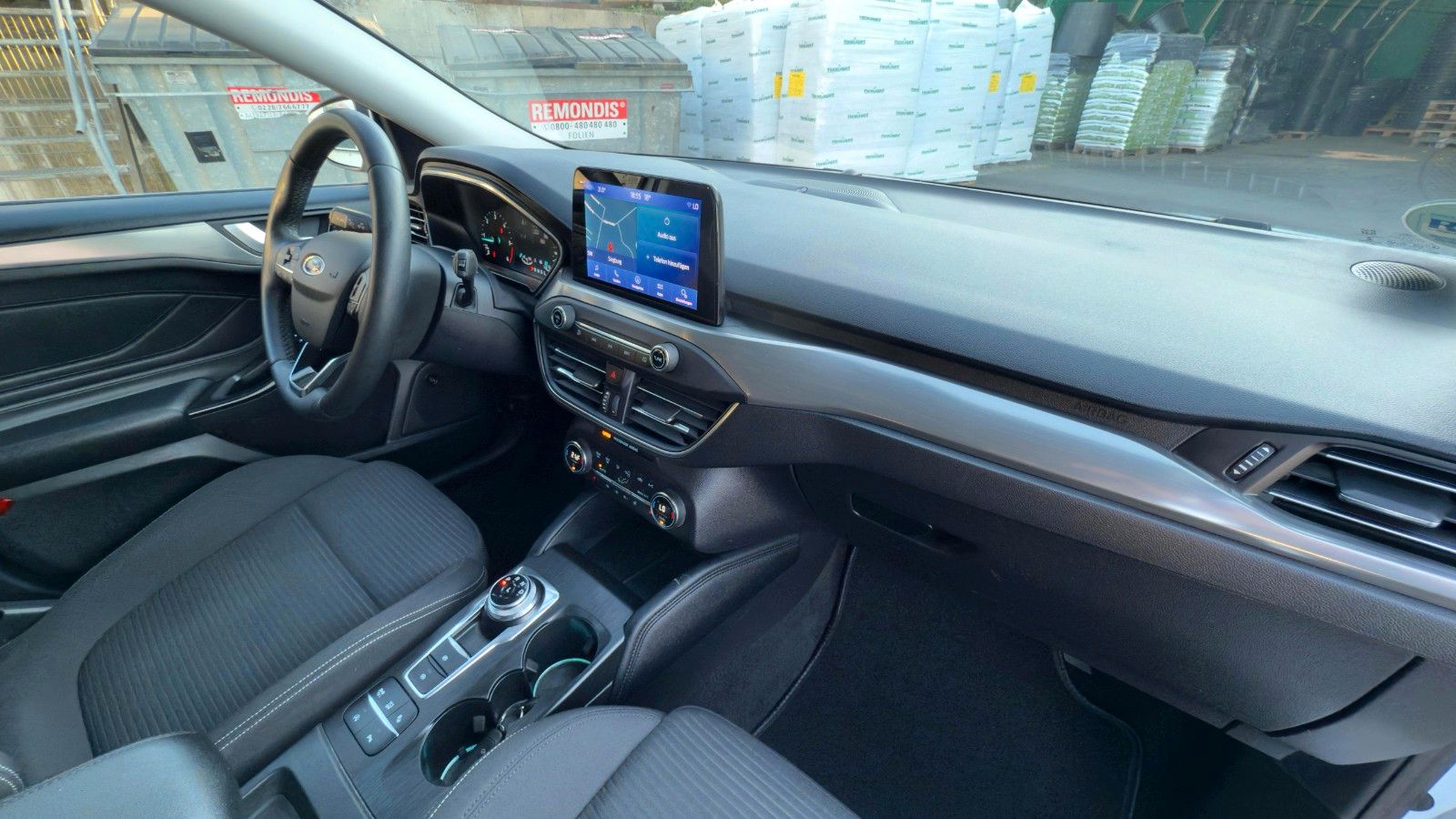 Ford Focus 2,0 - Samsaru's Car Outlet