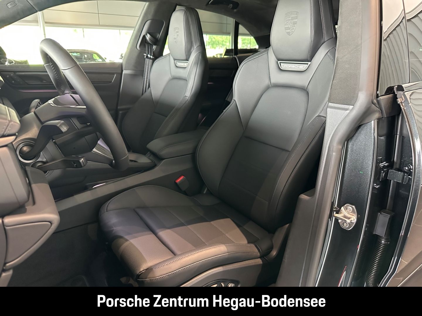 Porsche Macan Turbo/Electric Sport/Hinterachslenkung/Mat