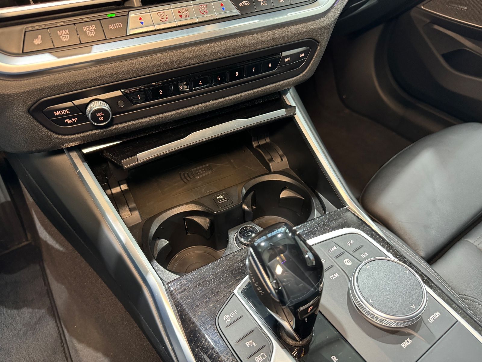 BMW 330 e Luxury Line Individual - Samsaru's Car Outlet