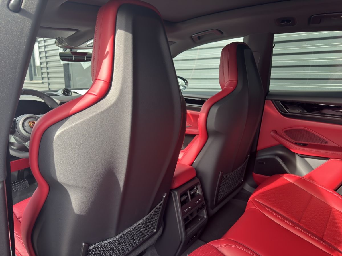 Porsche Macan 4 - Samsaru's Car Outlet