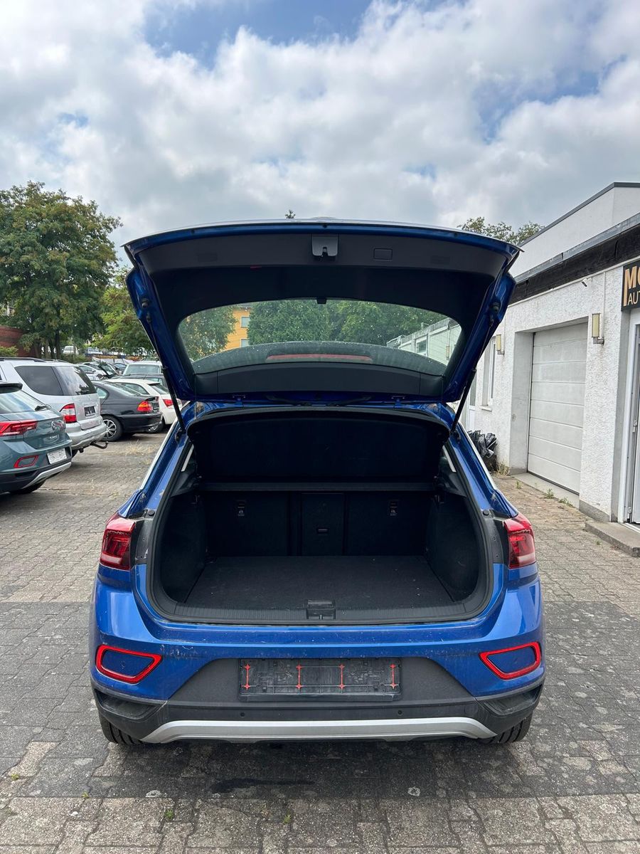 Volkswagen T-Roc Life - Samsaru's Car Outlet