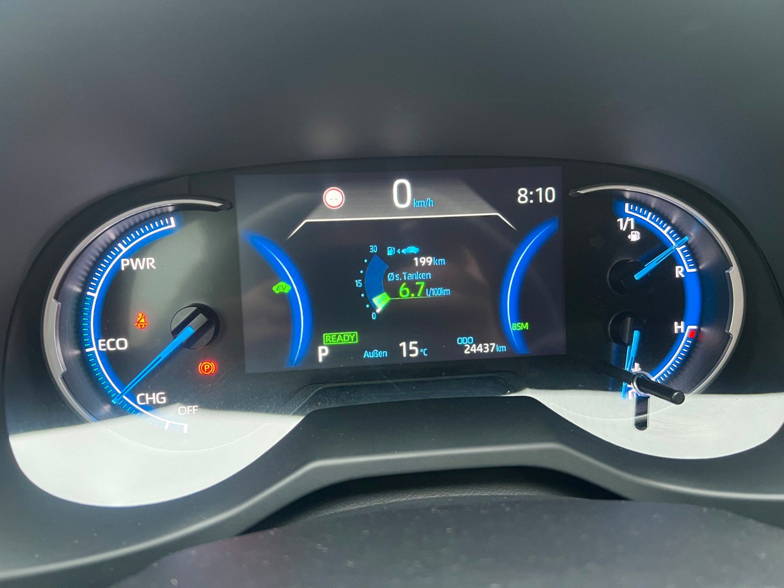 Toyota RAV 4 Hybrid 4x4 Team Deutschland AWD*4WD*NAVI