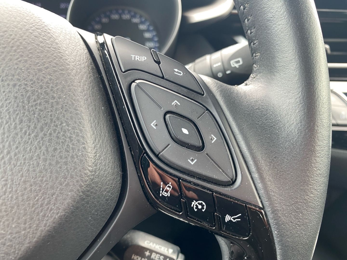 Toyota C-HR 1.8 Hybrid Business-Edition - Samsaru's Car Outlet
