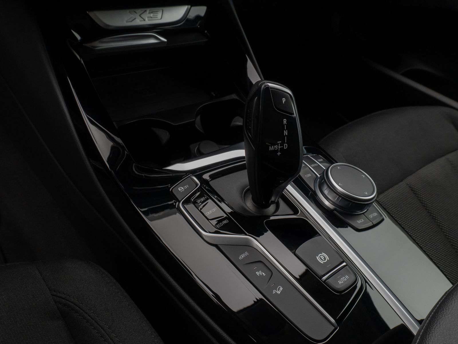 BMW X3 xD30e Kamera DAB HiFi Lenkrhzg Komfort Alarm