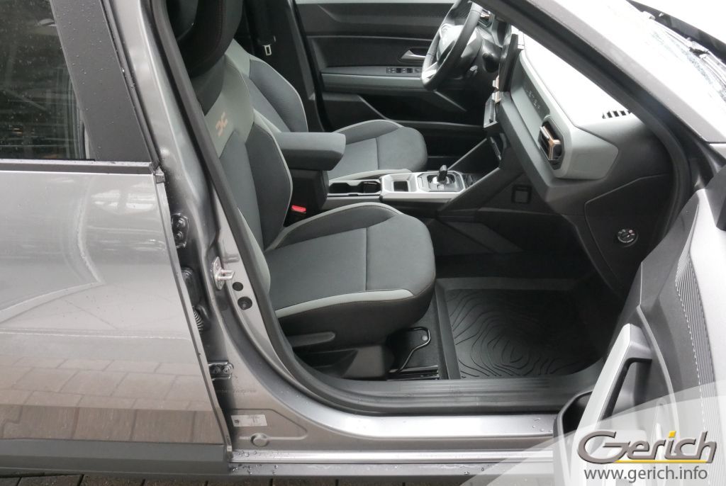 Dacia Duster Hybrid 140 Extreme - Samsaru's Car Outlet