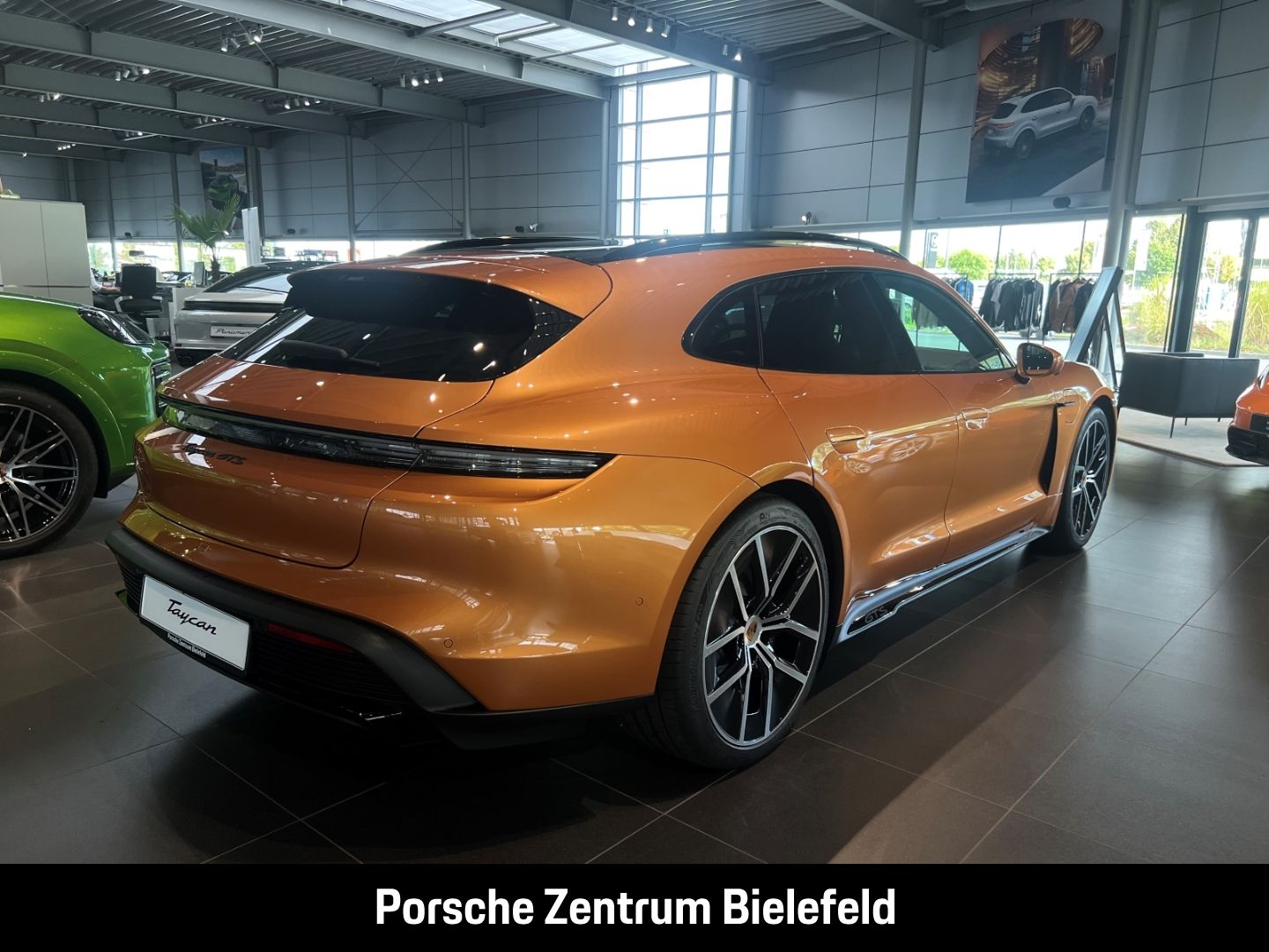 Porsche Taycan GTS Sport Turismo  Nordischgold Head-Up