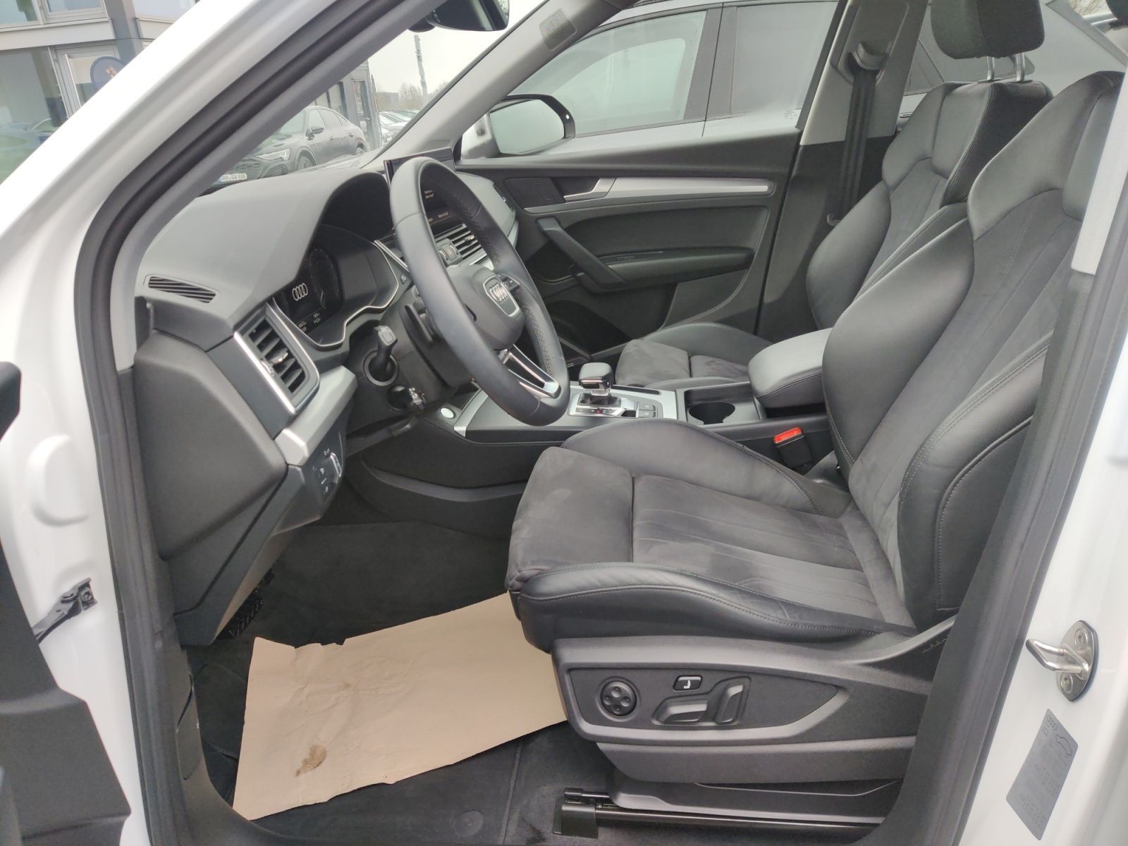 Audi Q5 55 TFSI e q. S-Tronic S-Line - Samsaru's Car Outlet