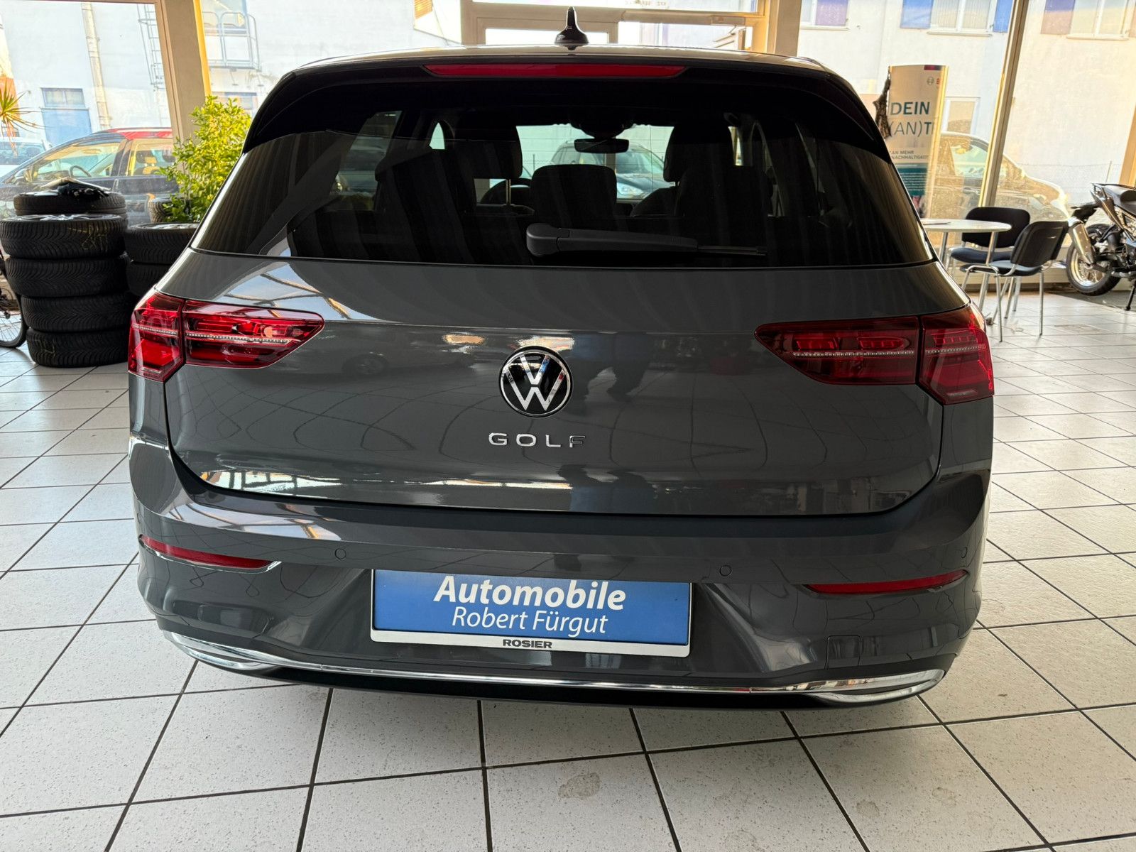Volkswagen Golf VIII Lim. Style - Samsaru's Car Outlet