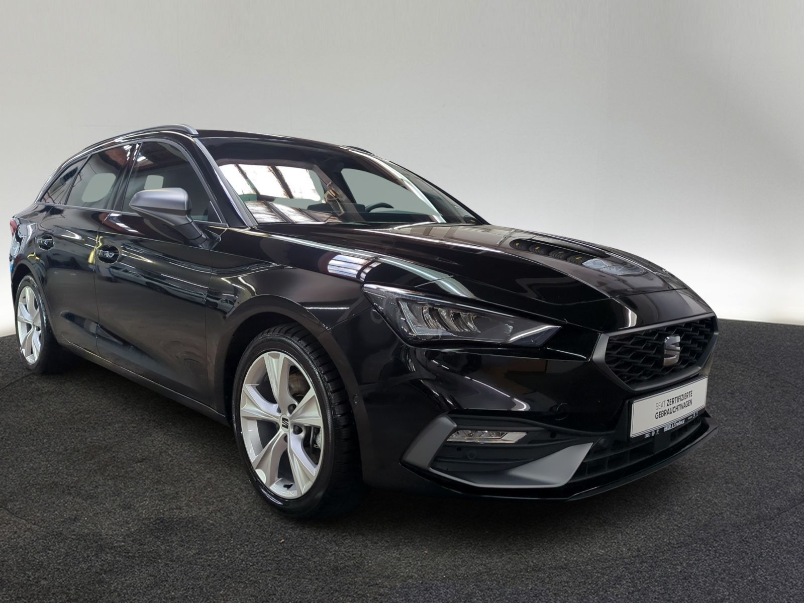 Seat Leon Sportstourer FR 2.0 TDI DSG AHK LED NAV KAM