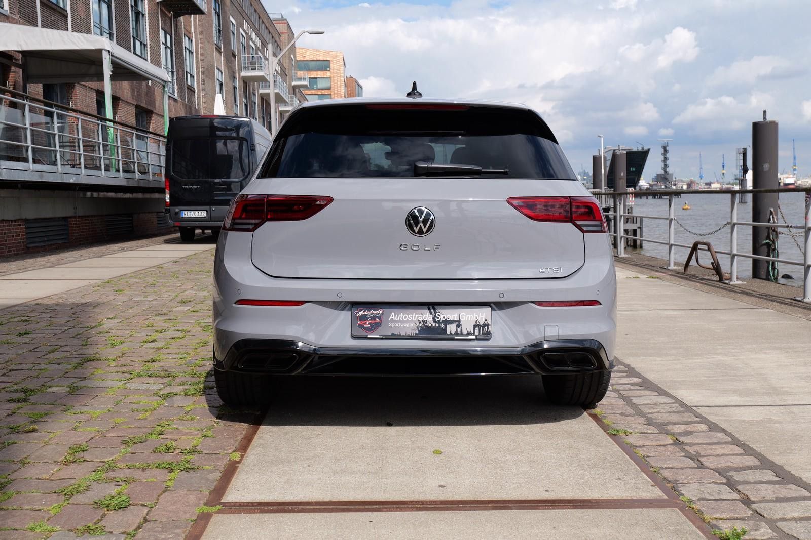Volkswagen Golf VIII R-Line eTSI - Samsaru's Car Outlet