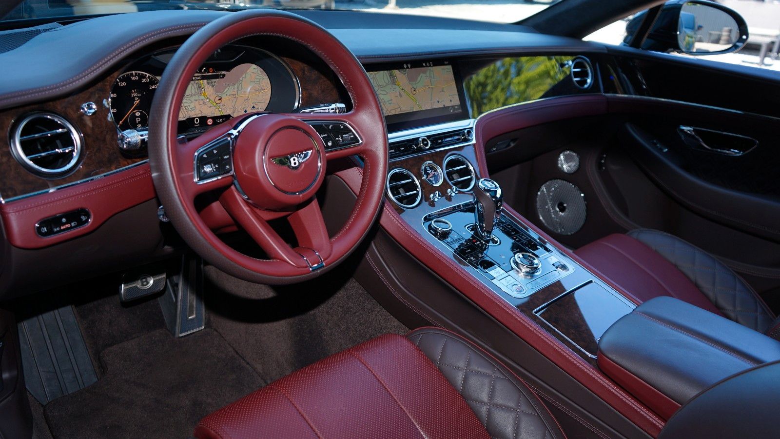 Bentley CONTINENTAL GT V8*PANO*STITCHING*MATRIX*