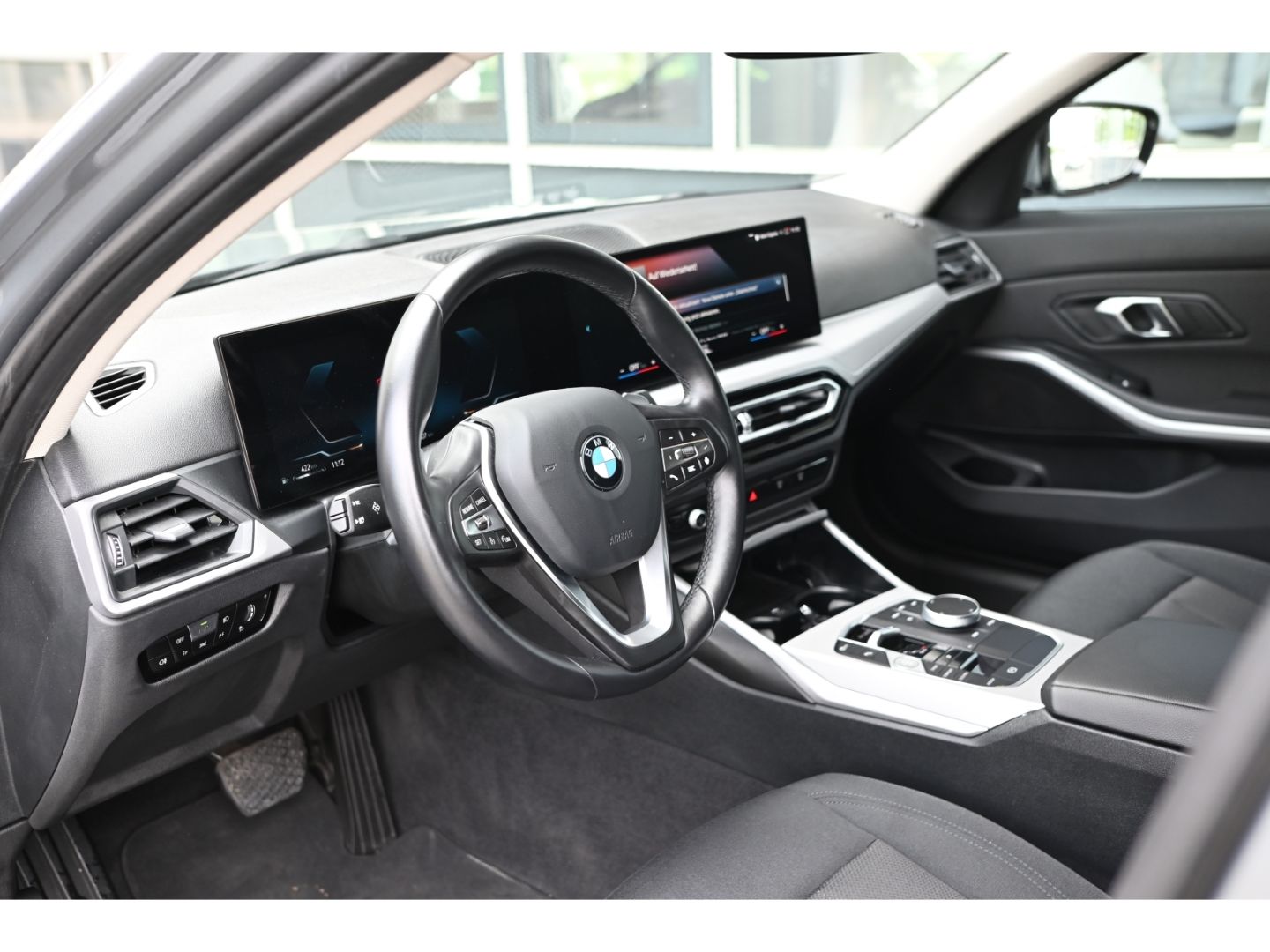 BMW 320d xDrive Touring - Samsaru's Car Outlet