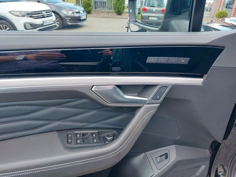 Volkswagen Touareg 3.0 TDI 4M R-Line AHK*Standhzg*Pano*360°