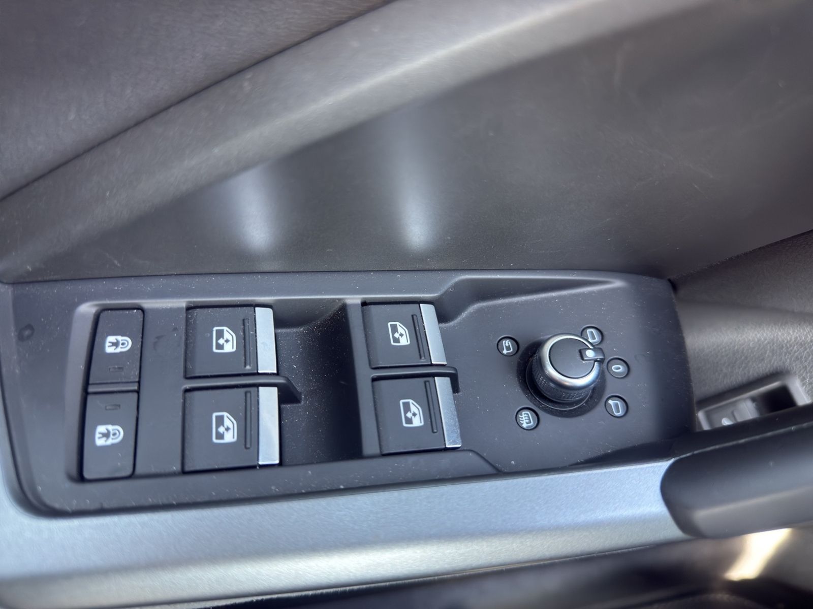 Audi Q3 40 TDI QUATTRO S-LINE+AHK+NAVI+MATRIX