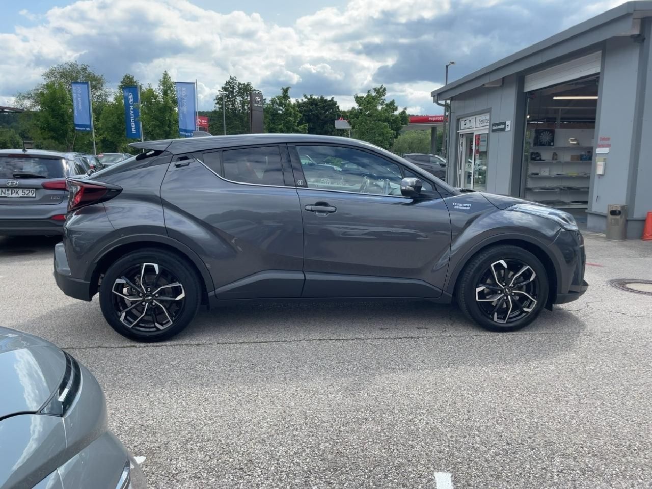 Toyota C-HR 2.0 l Hybrid - Samsaru's Car Outlet