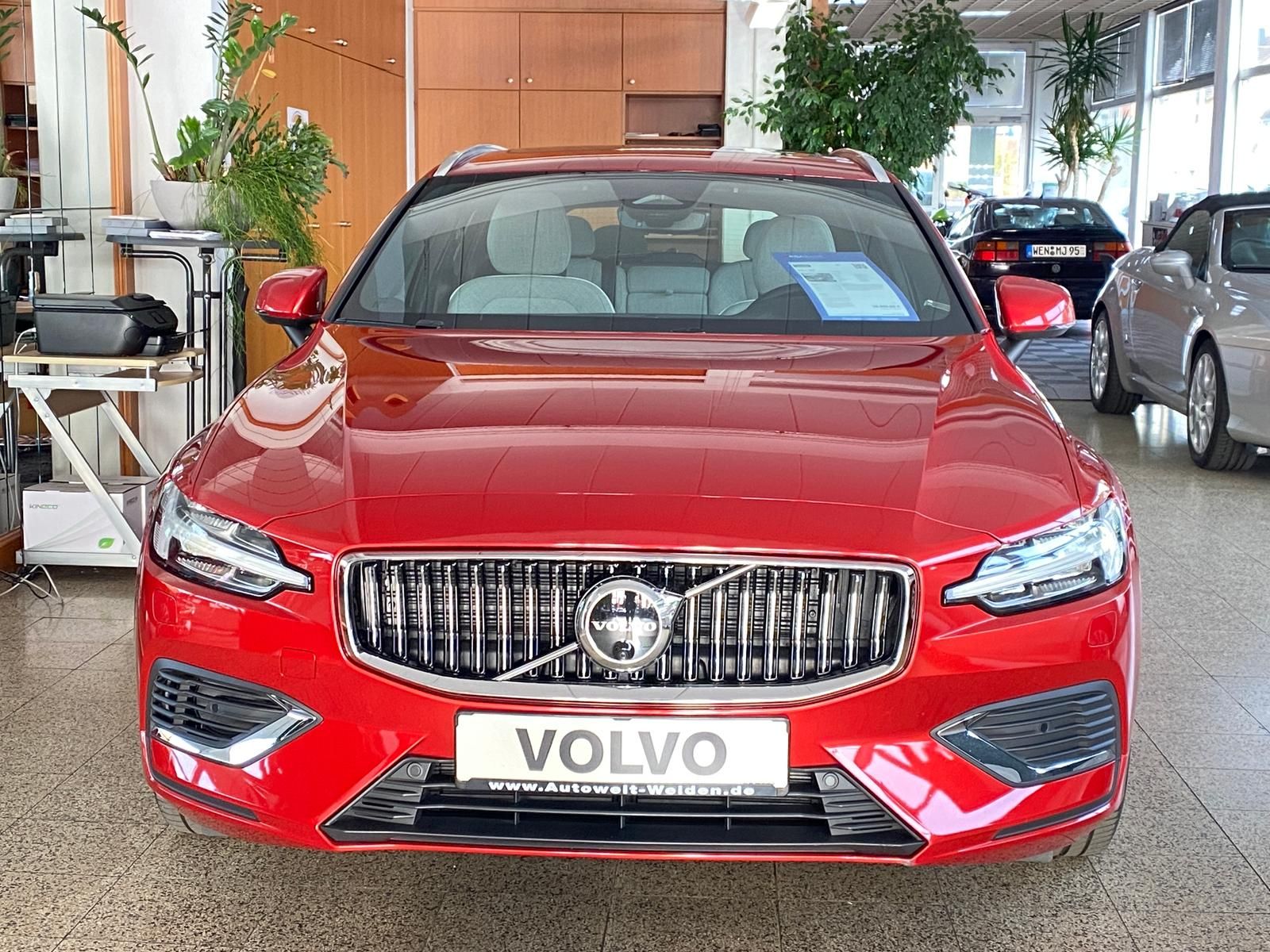 Volvo V60 Kombi T6 Plug-In Hybrid AWD Plus Bright