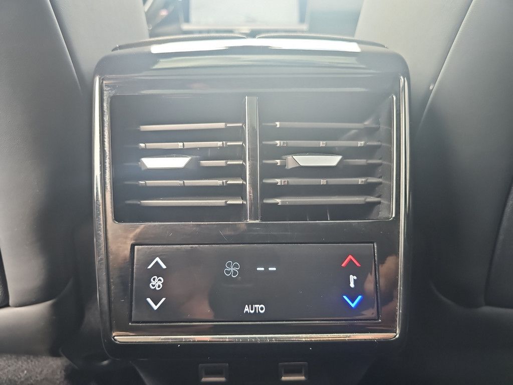 DS Automobiles DS 7 BlueHDI 130 Aut. OPERA LEDER Panoramadach