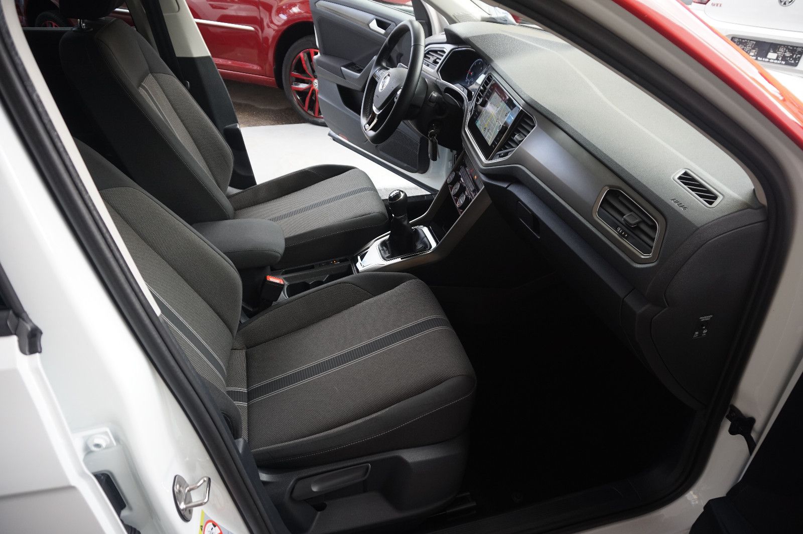 Volkswagen T-Roc Style - Samsaru's Car Outlet