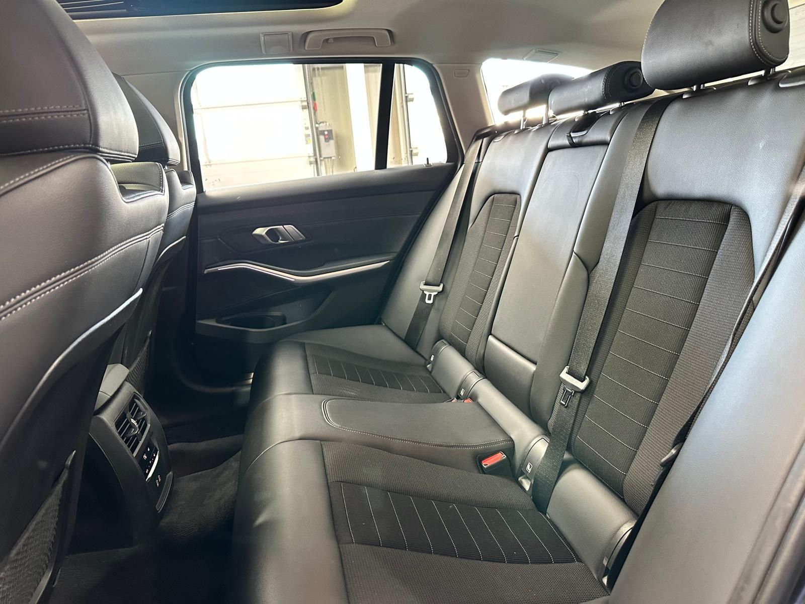 BMW 320d xDrive Touring Sport Line - Samsaru's Car Outlet