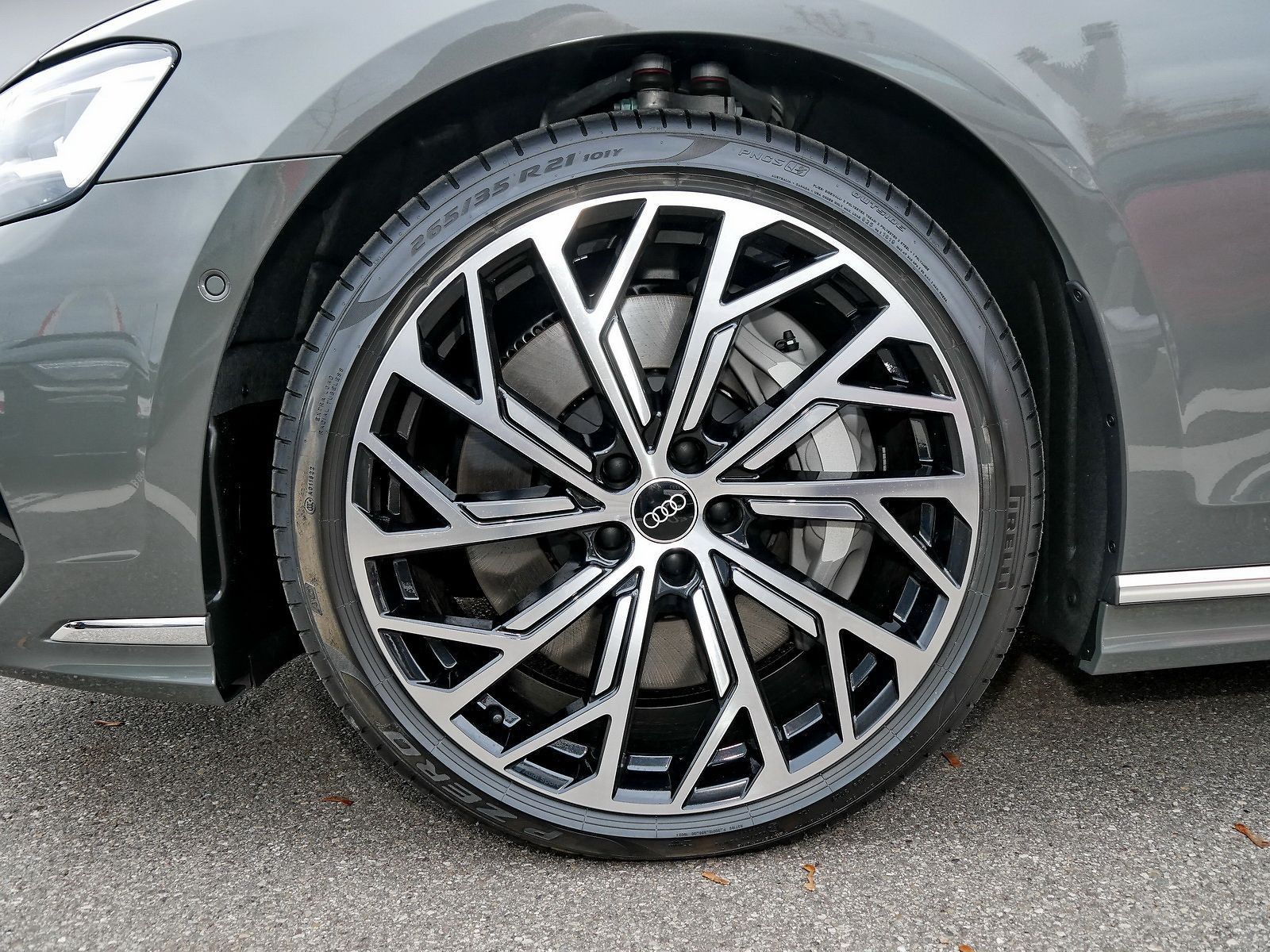 Audi A8 60 TFSIe quattro S line - Samsaru's Car Outlet