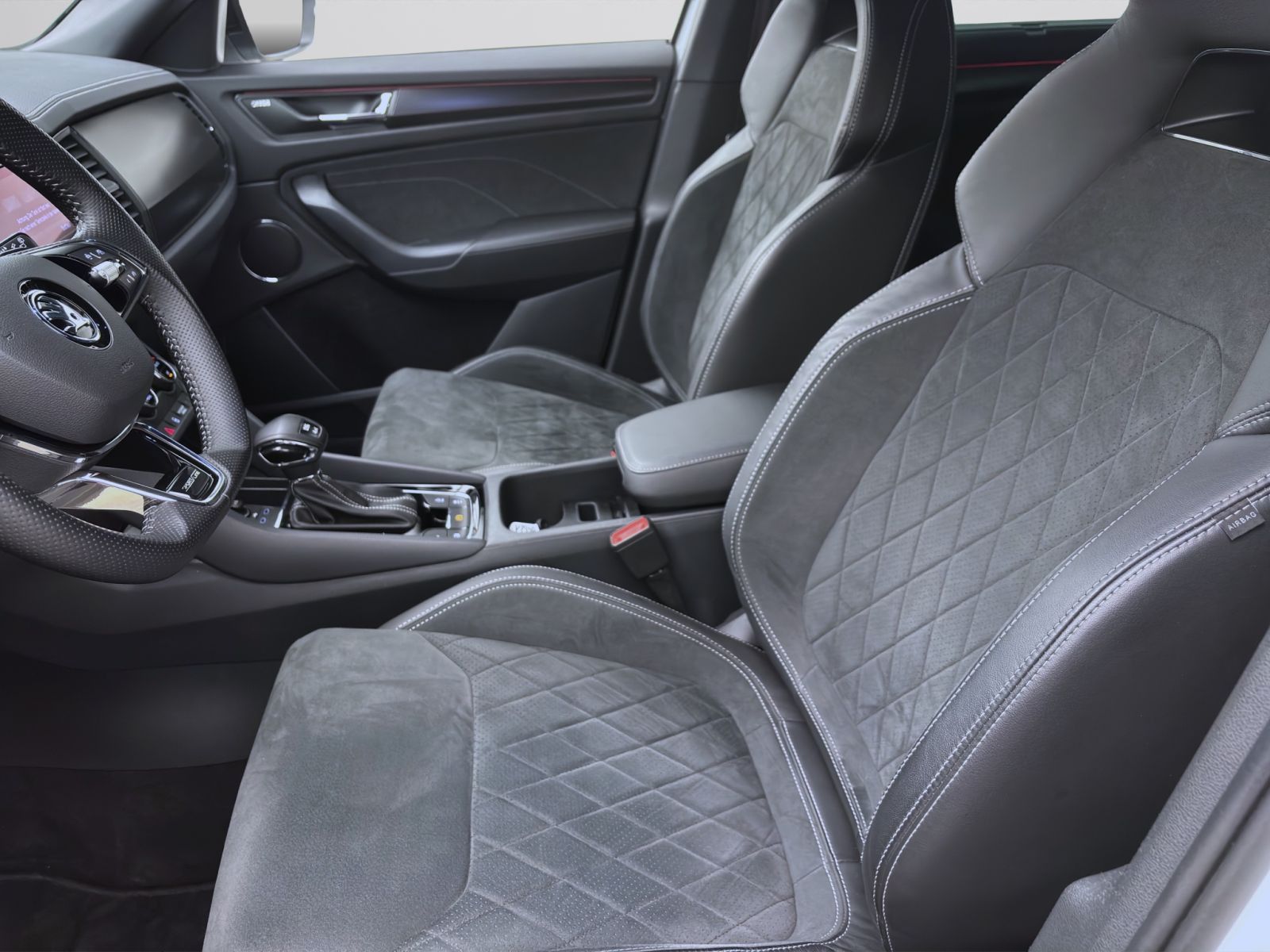 Skoda Kodiaq 2.0 TDI DSG 4x4 SPORTLINE PANO STDHZG AHK