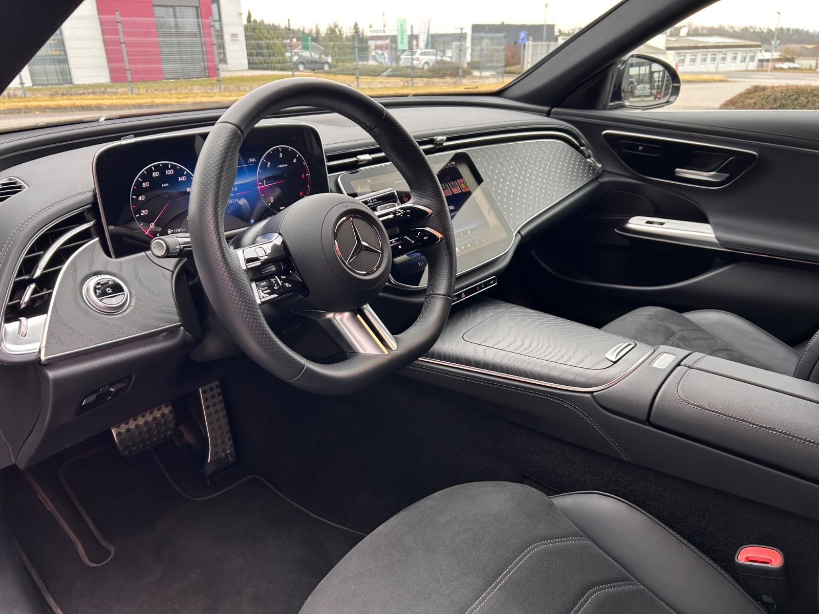 Mercedes-Benz E 220d 4Matic AMG - Samsaru's Car Outlet