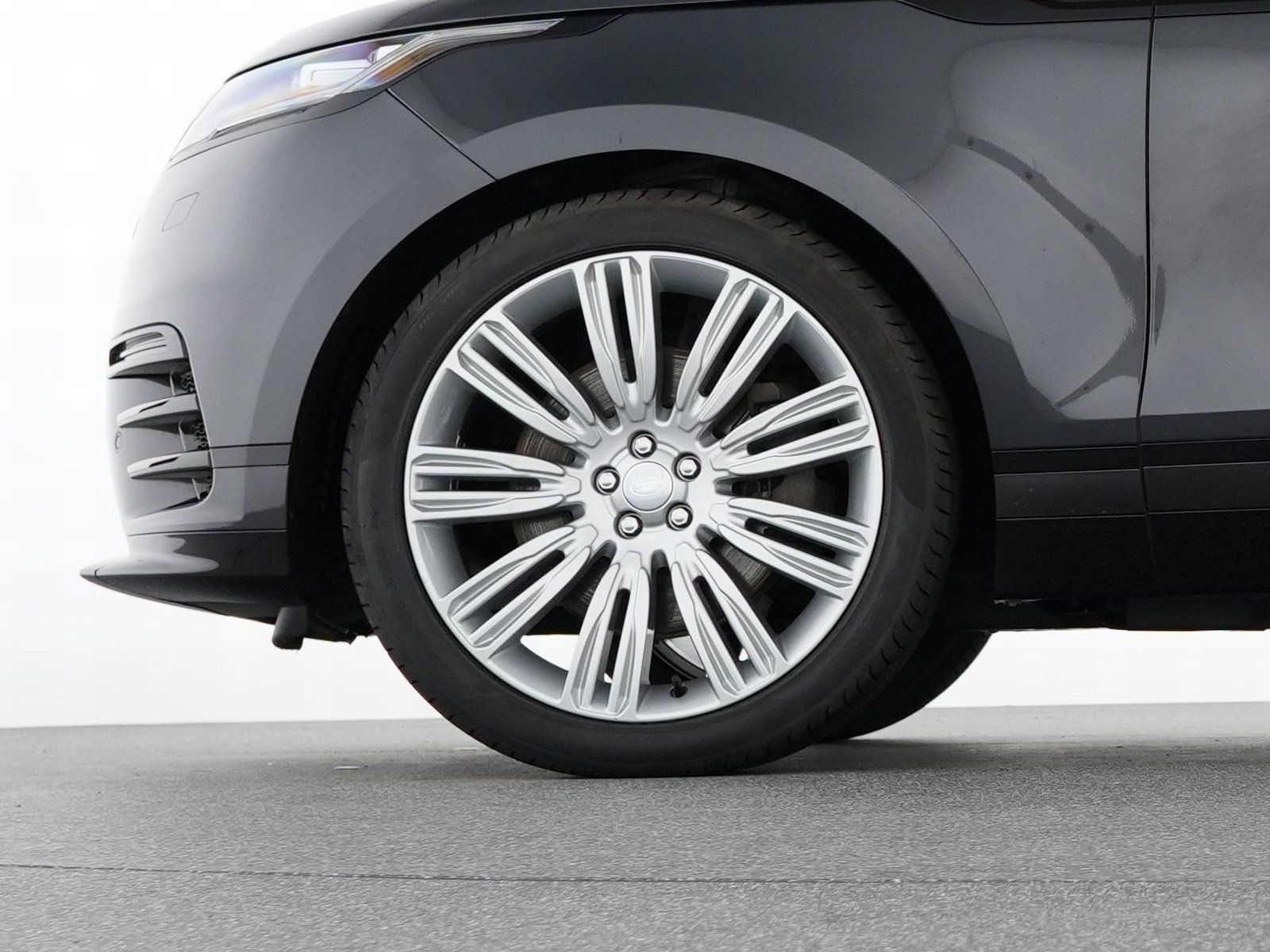 Range Rover Velar D300 R-Dynamic SE - Samsaru's Car Outlet