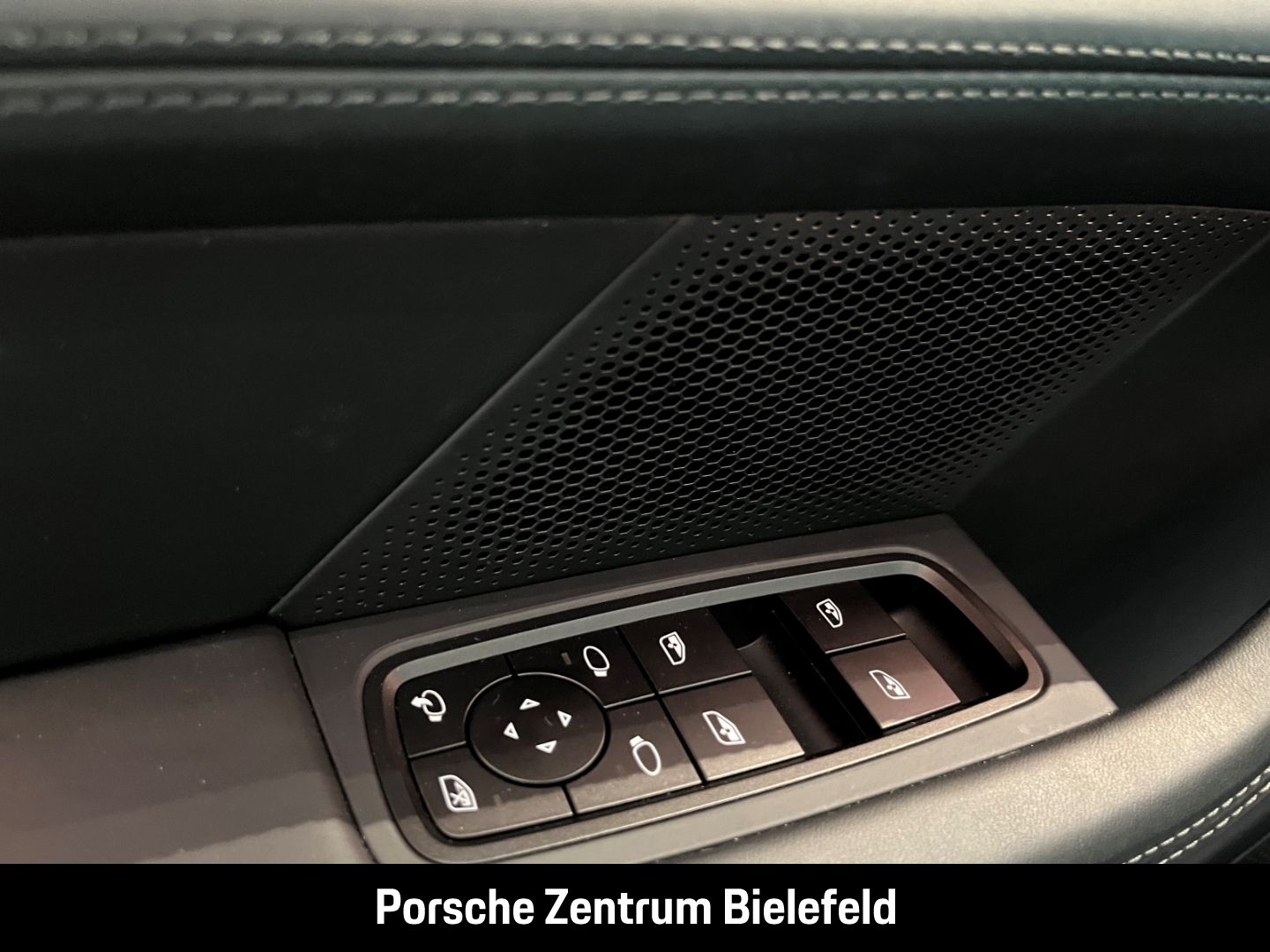 Porsche Taycan 4S Cross Turismo Panorama Luftfederung