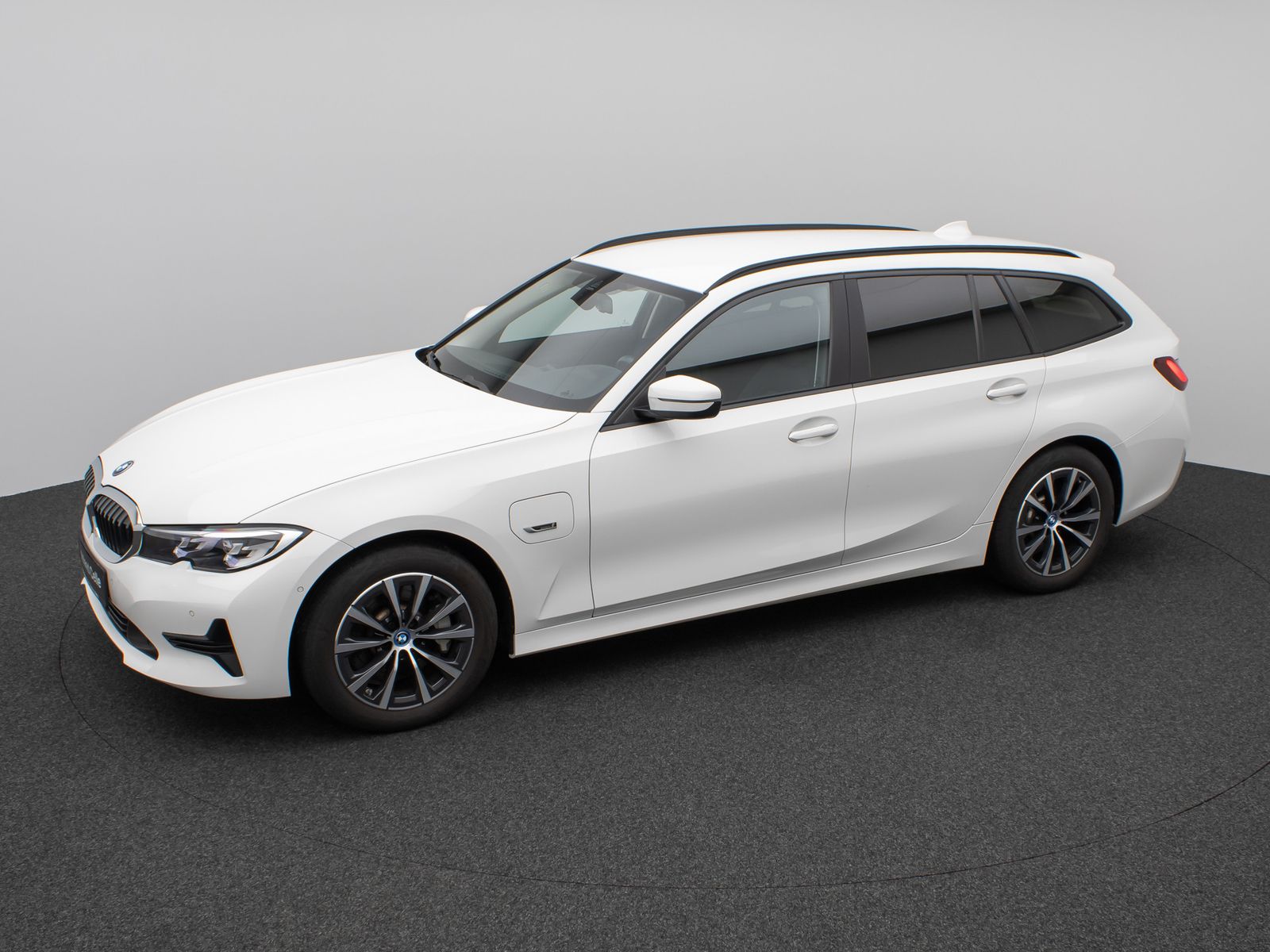 BMW 330e - Samsaru's Car Outlet