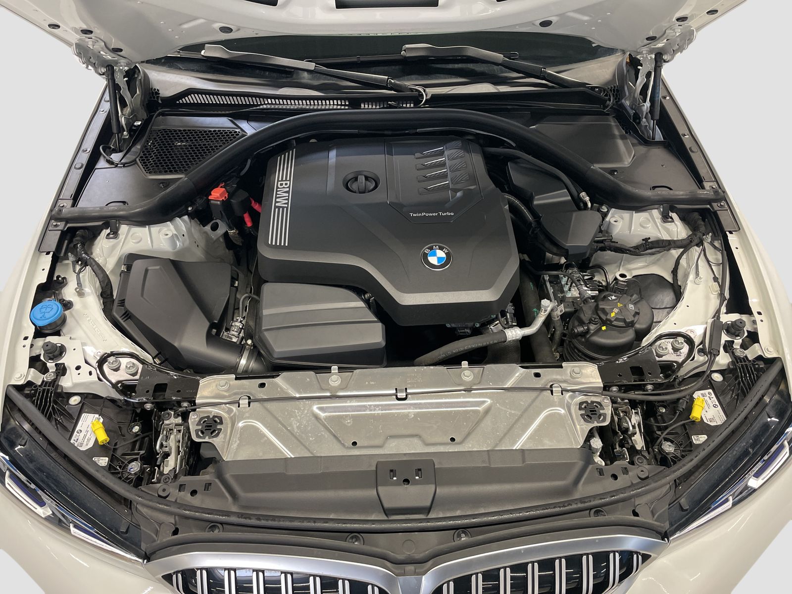 BMW 320i Limousine M Sport AHK LiveCockpitProf HiFi